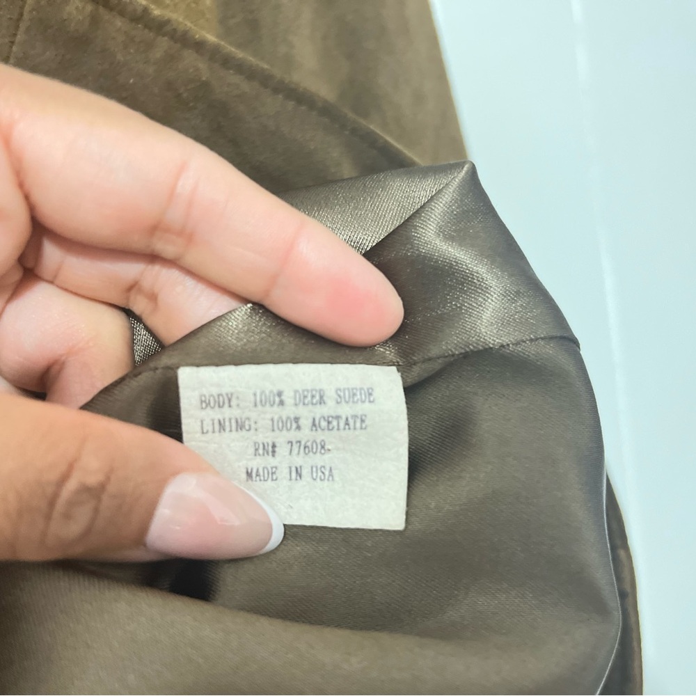Brown suede collarless jacket - Picture 7 of 11